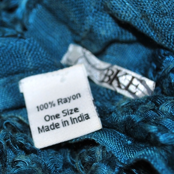 BKE Knit Infinity Scarf - Picture 3 of 5